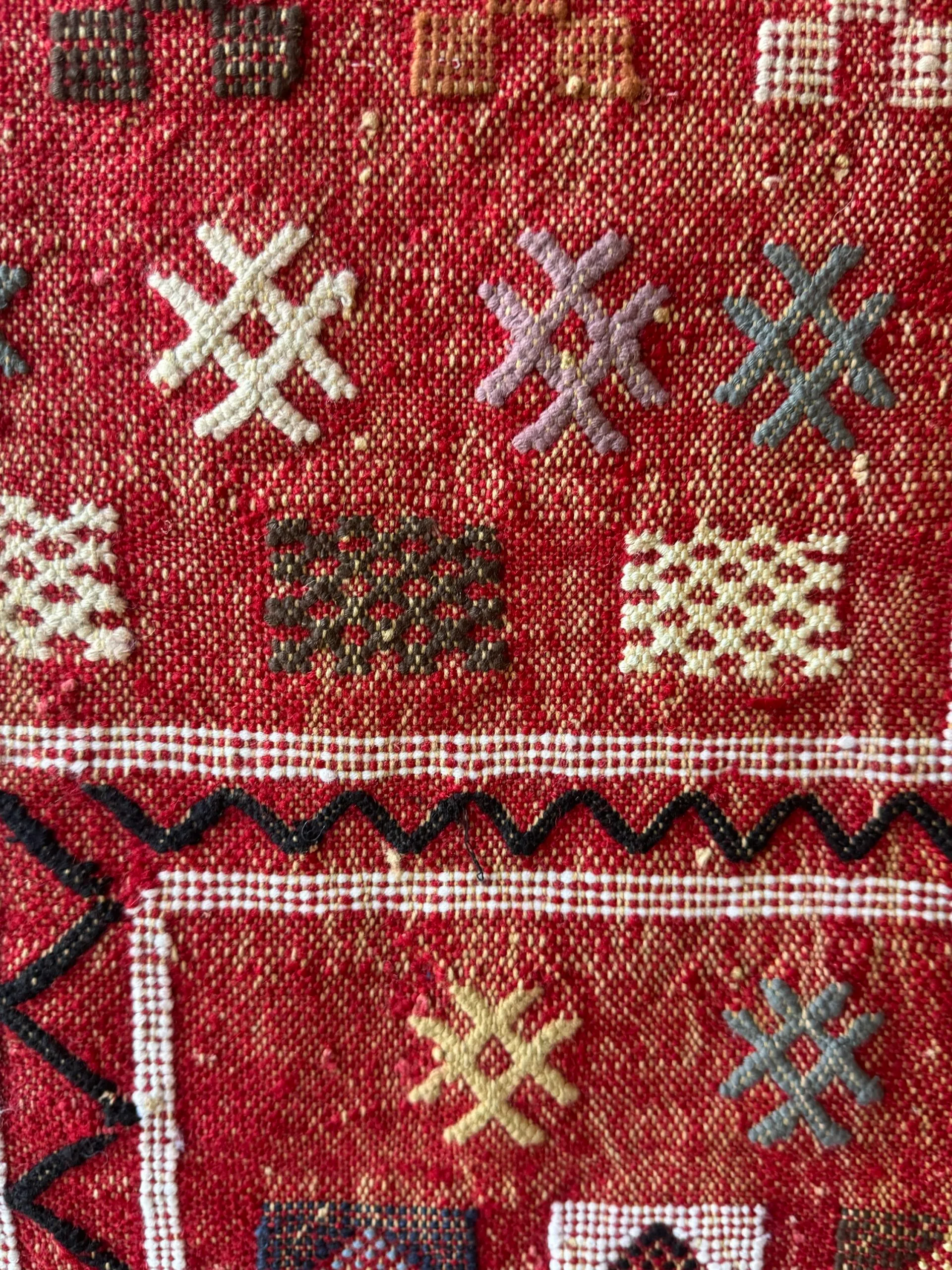 Small Moroccan Kilim Rug - Image 3